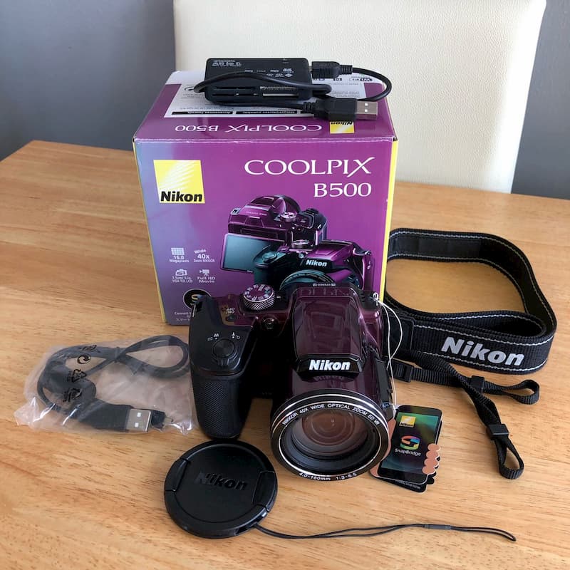 محتويات علبة كاميرا نيكون Nikon Coolpix b500
